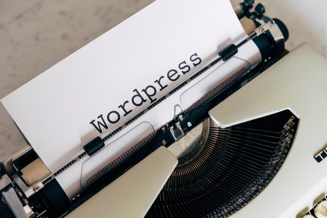 WordPress 7.0 vine cu cerințe noi de PHP: ce trebuie să verifici înainte de update